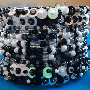 2 BEAUTIFUL SEED BEAD STRETCH BRACELETS